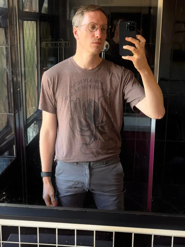 The more clothes I remove, the happier I get! ☀️😎