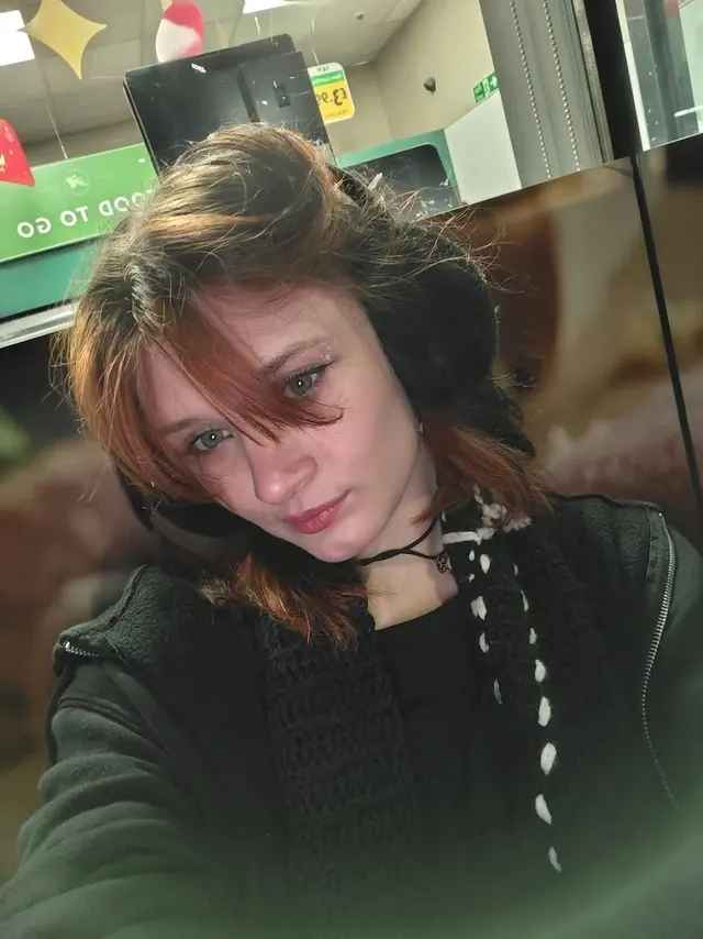 It's all in the eyes...... *Brainwashes you*