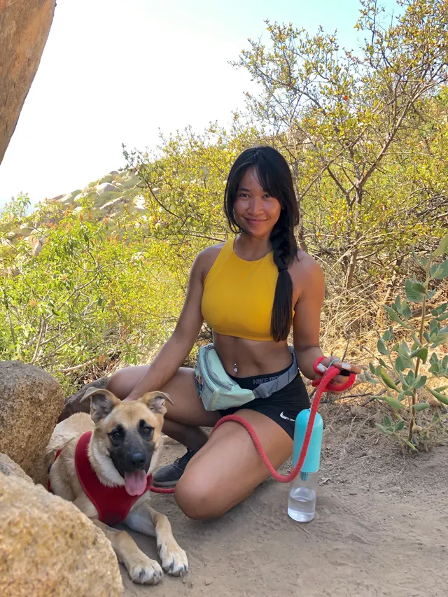 Neuroscientist -> Wannabe Model -> Plastic Bimbo Doll 😍