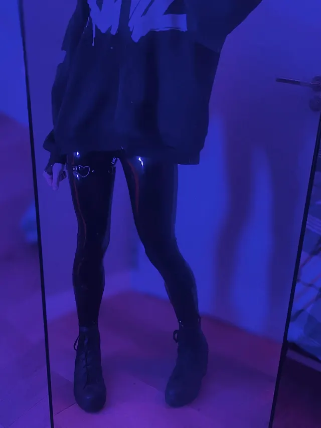 When I close my hoodie no one sees the suit hehe