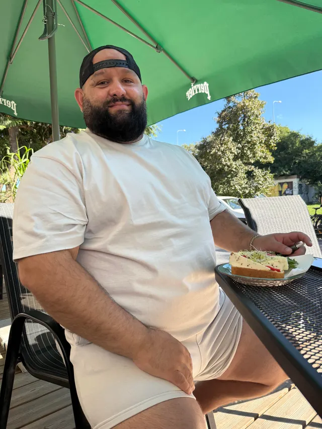 Swipe if you wanna cuddle