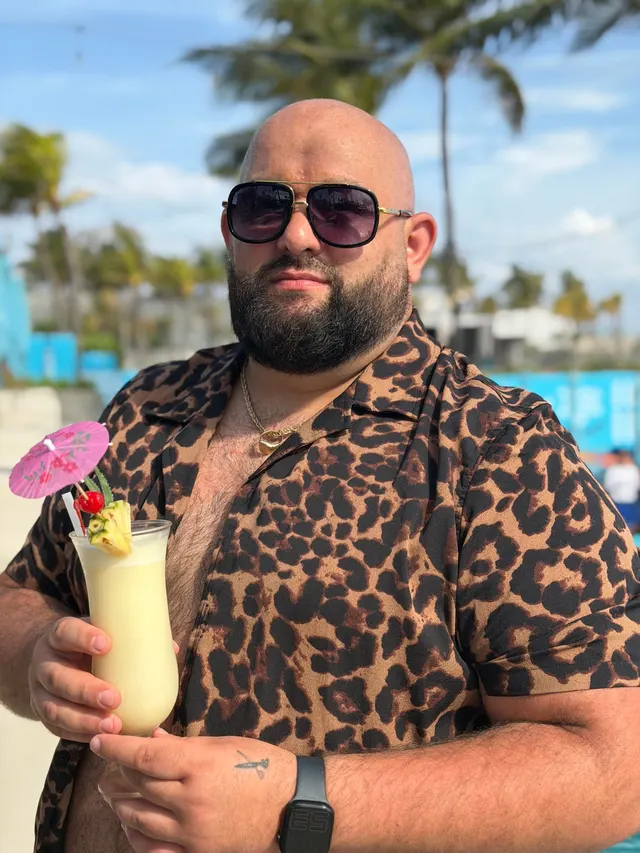 [40] Shirts on or off