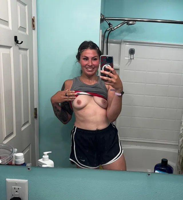 I'm curious about who's viewing my mom boobies. I'm 26 y/o. From Iowa! How old are you?👋🌽➡️