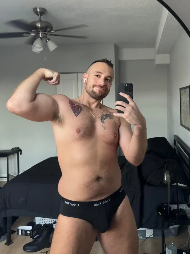 The belly : the fat dick