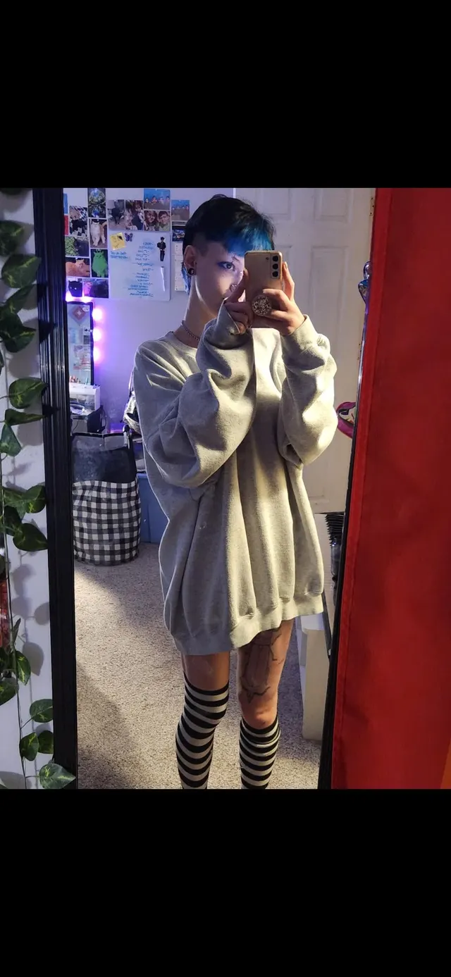 pov ur stay at home twink bf steals ur clothes and sends u pics while ur at work