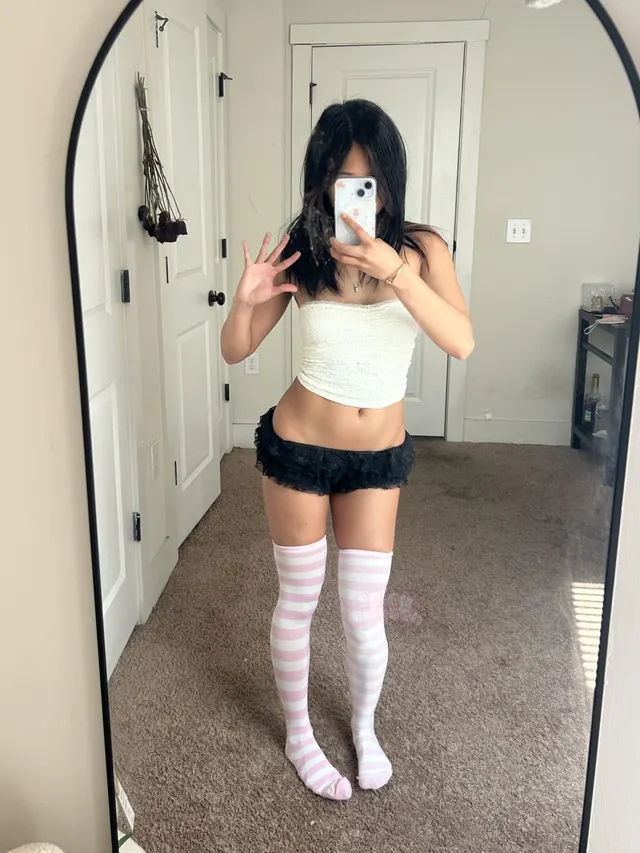 Undressing my petite asian 🇵🇭body and revealing my brown pussy (: