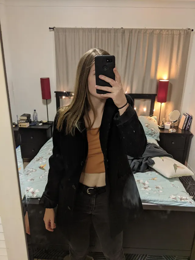 No bra tonight - the nips will be able to cut glass [f] ❄️🍷