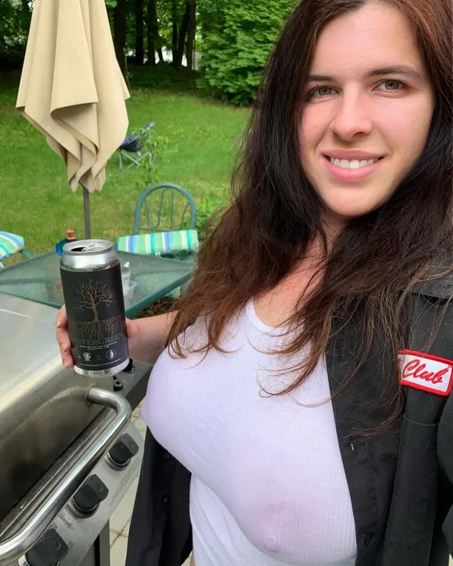 Last night was a perfect night for cooking on the grill. Drinking a DIPA called Nevergreen by a couple of my favorite breweries that did a collab.