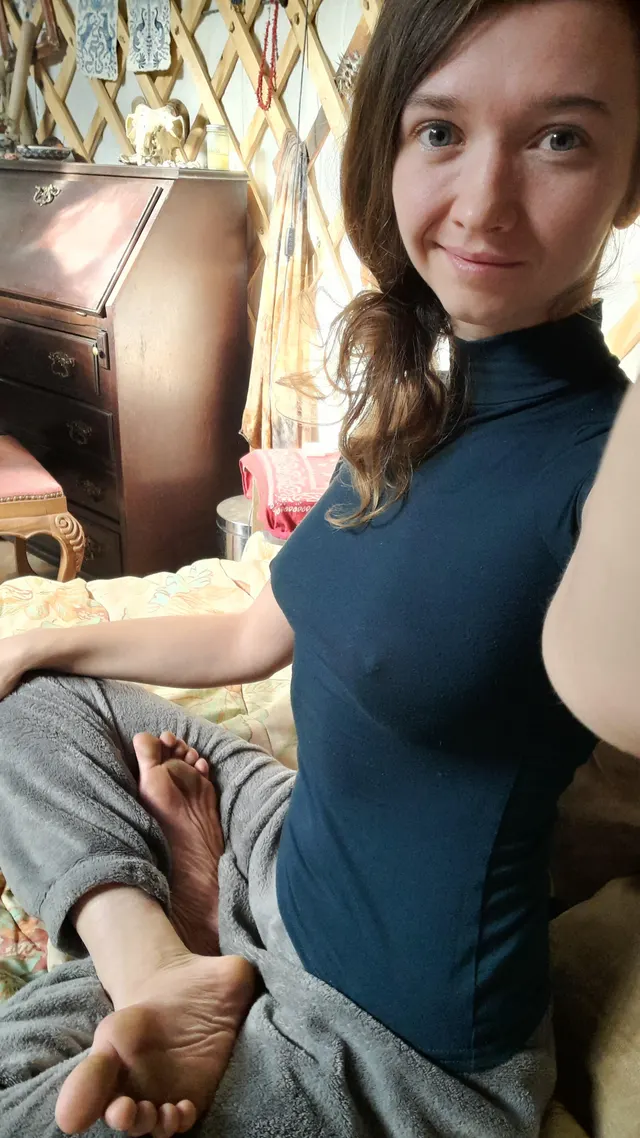 [f] ready for my daily meditation :3