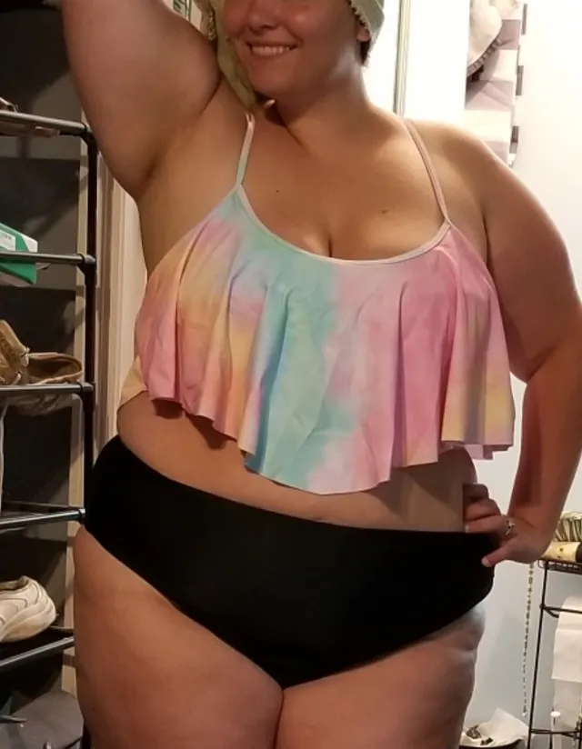 Ready to turn some heads by the pool! 😉