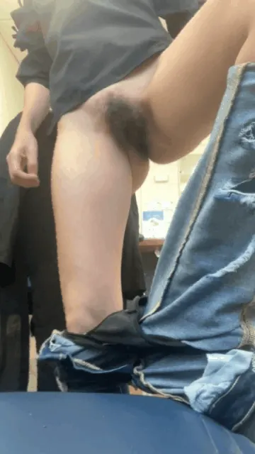 Mind if I straddle your face like this for a quick nutt?