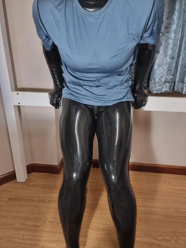 Blue tshirt in latex