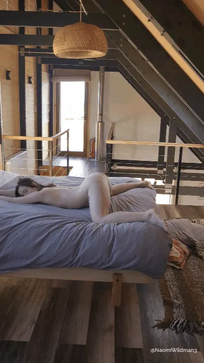 Moving my Ass makes this Position Even Better