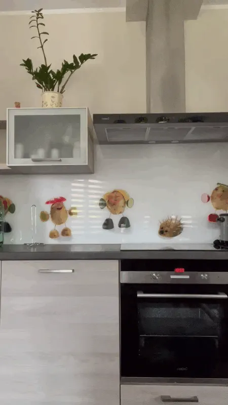 Spank or squeeze? 🤔