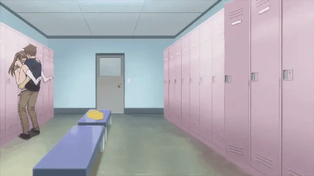 Cheerleader fucked in locker