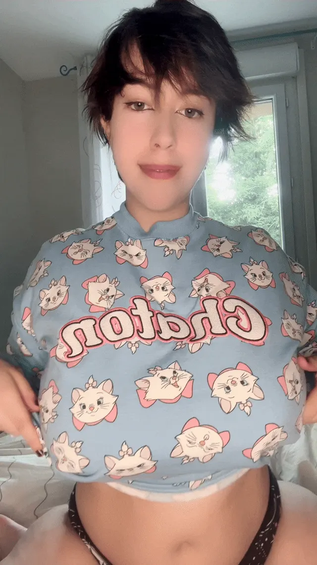 Are big mommy areolas fans in here?