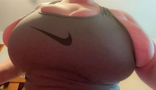 My sports bra fits, right!?