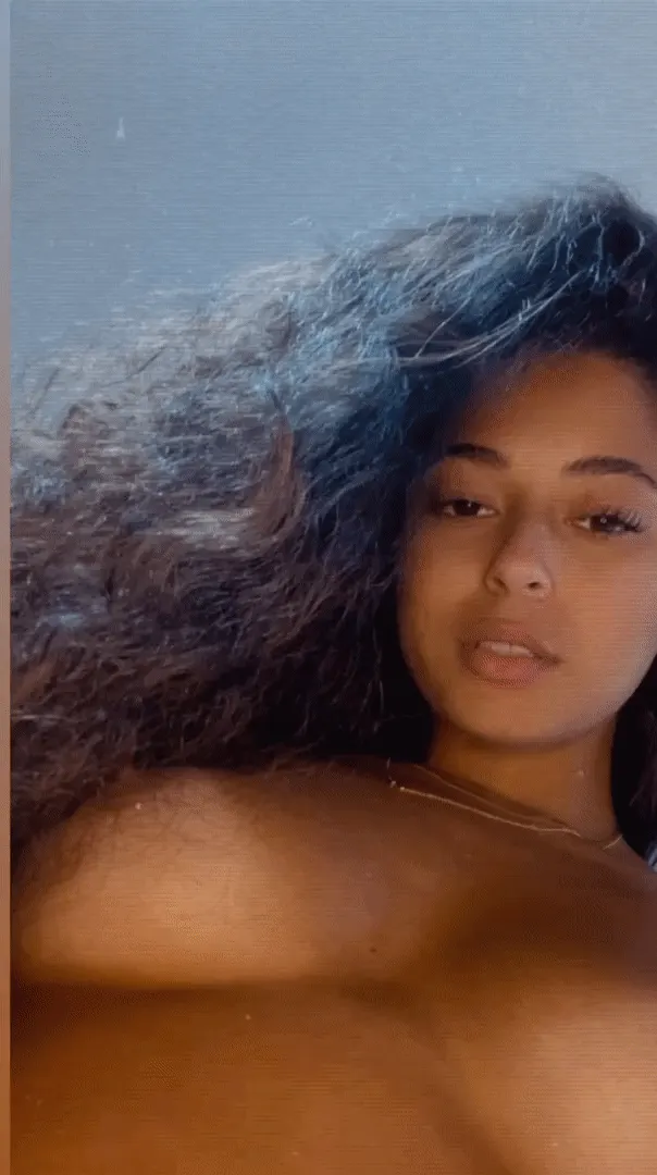 Drop a "Y" if I can send you my personal Snap (24h only)