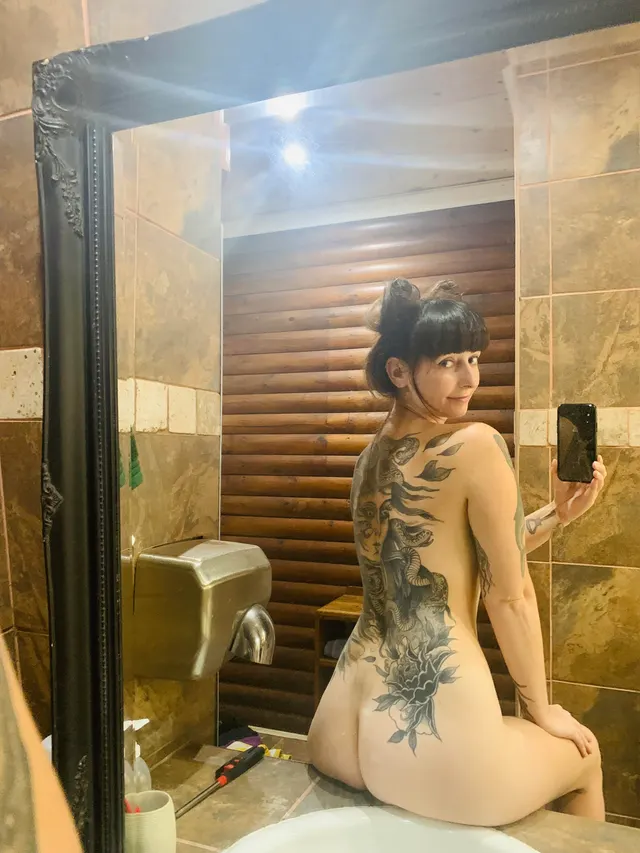 It’s only polite to offer a tall girl somewhere to sit… [f]