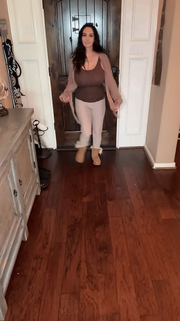 Milf shows off