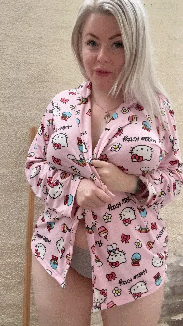 This is what 33 and chubby looks like