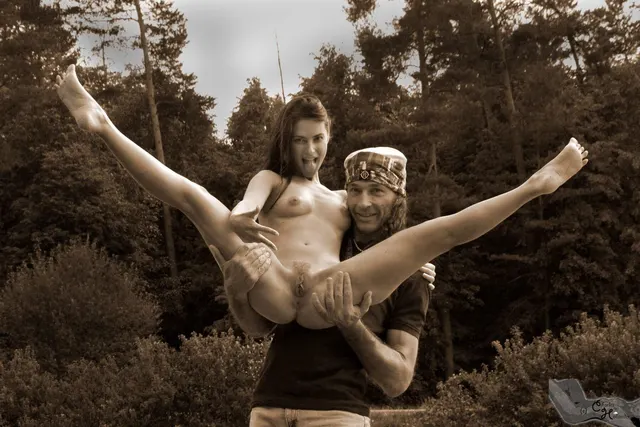 I'm back - lets spread good vibes 🥳🥂✨🎶🍻