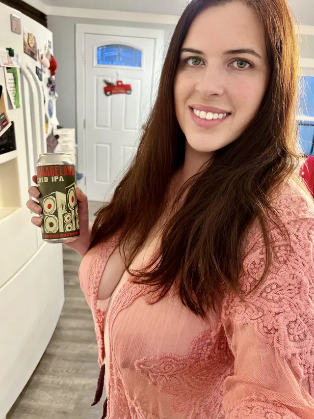 Thirsty Thursday with Notch Brewing’s Garageland Cold IPA. 🍺