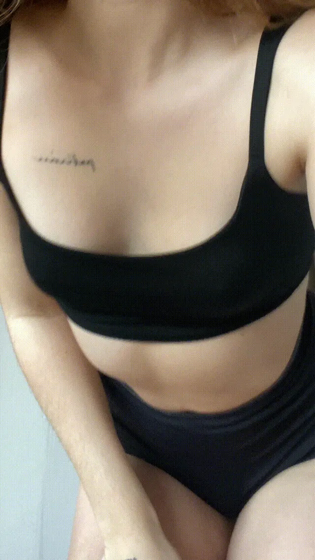 Do you want to see me naked? Say yes if you want nudes in your dm