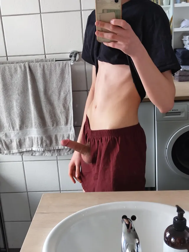 Young horny Dane🇩🇰💦