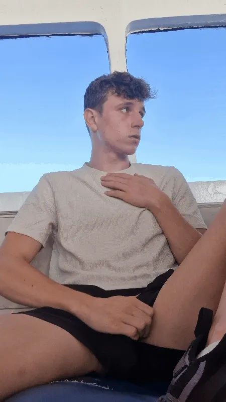Jerking on a public ferry 🥵