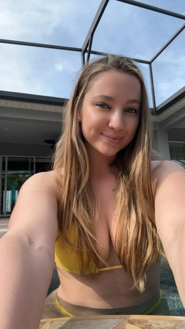 I just love teasing daddies with my tits, is that hot?:)