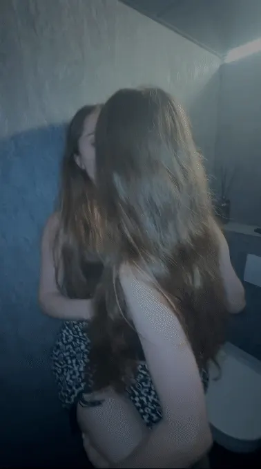 The party only starts when the twins arrive