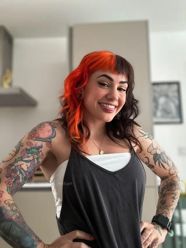 4ft 8” little cutie 