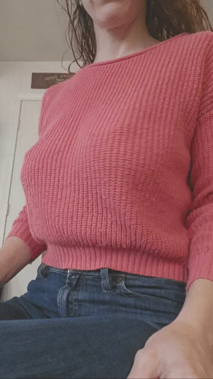 Keeping them braless but warm today 😋