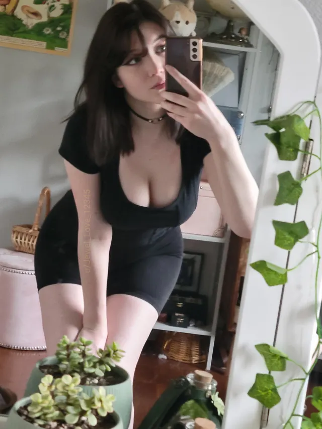 Perhaps the best curves you'll see today? 😝