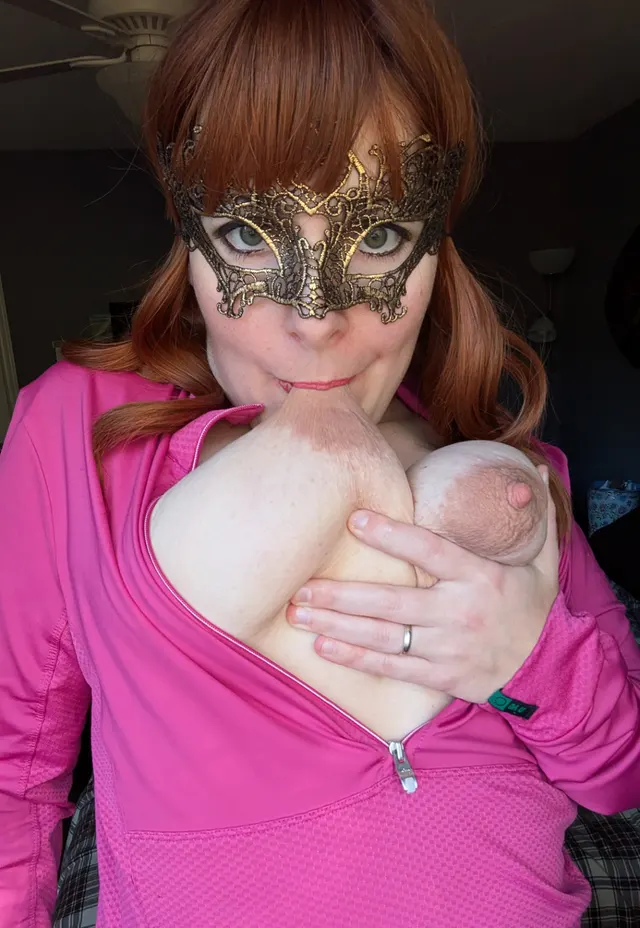 I get so horny when I suck on my own nipples 