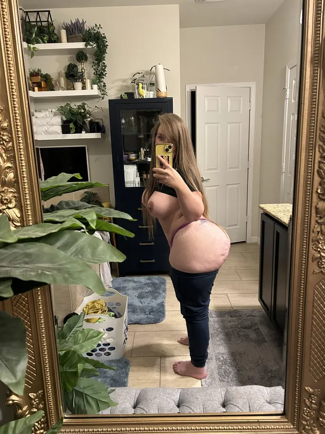 Curvy mama (f) big tits and a phat ass 