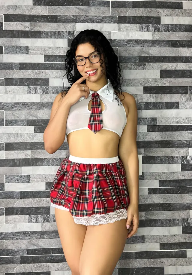 Guys at school don’t find me attractive, do you mind homeschooling me daddy?