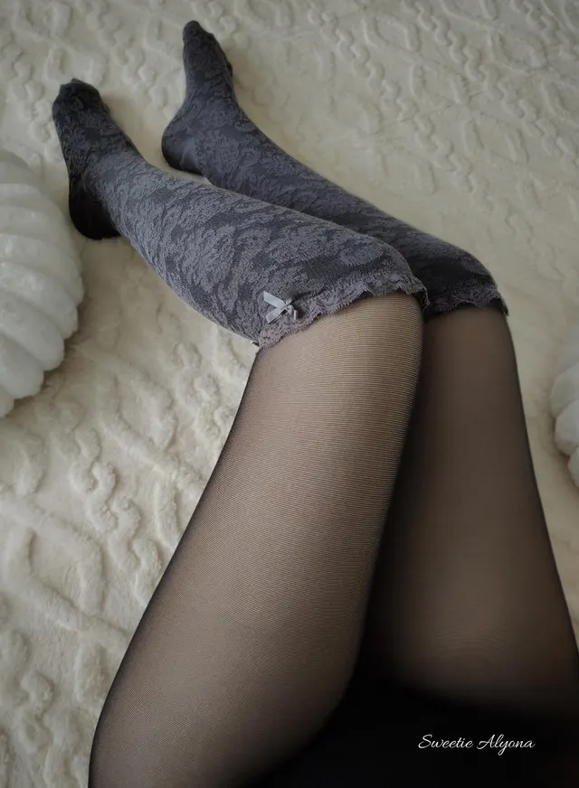 Cute knee socks and pantyhose 