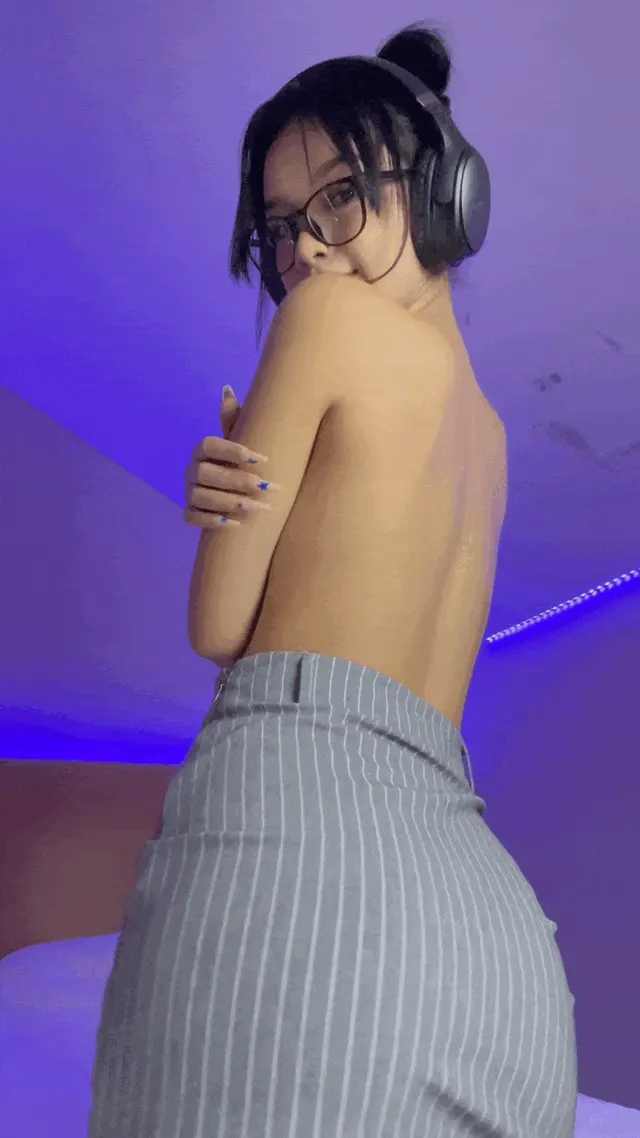 I need a man to play with my tits