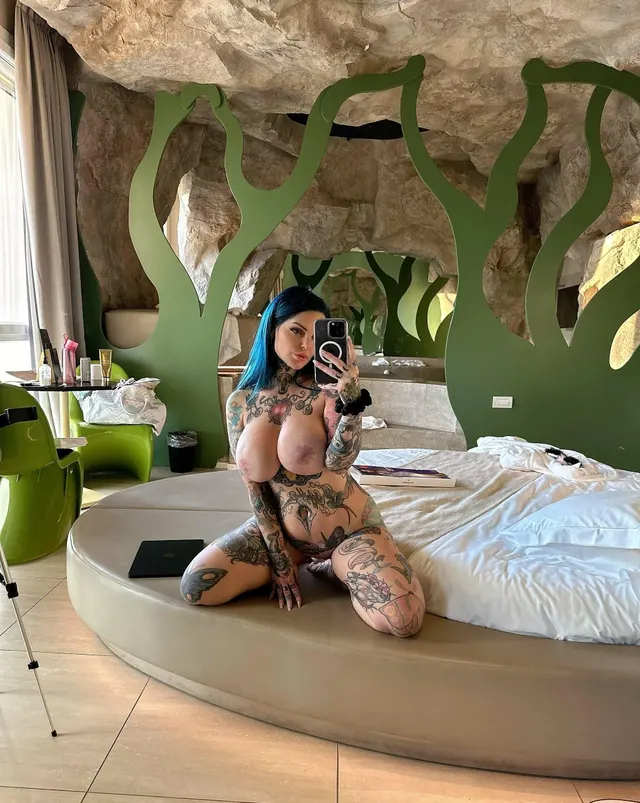 tattooed bimbo