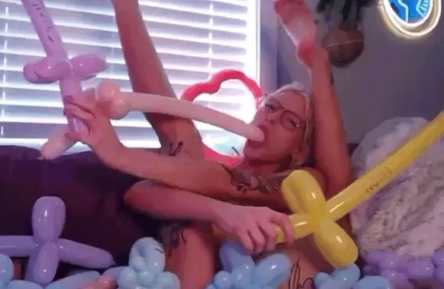 Balloon animals all month 🤣💖