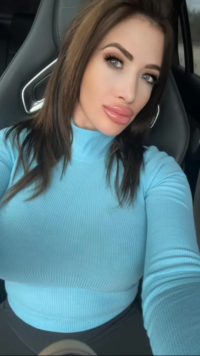 Should my top or bottom lip be bigger?