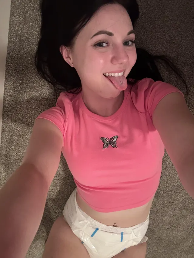 🦋 just your fav diaper girl checking in 🦋