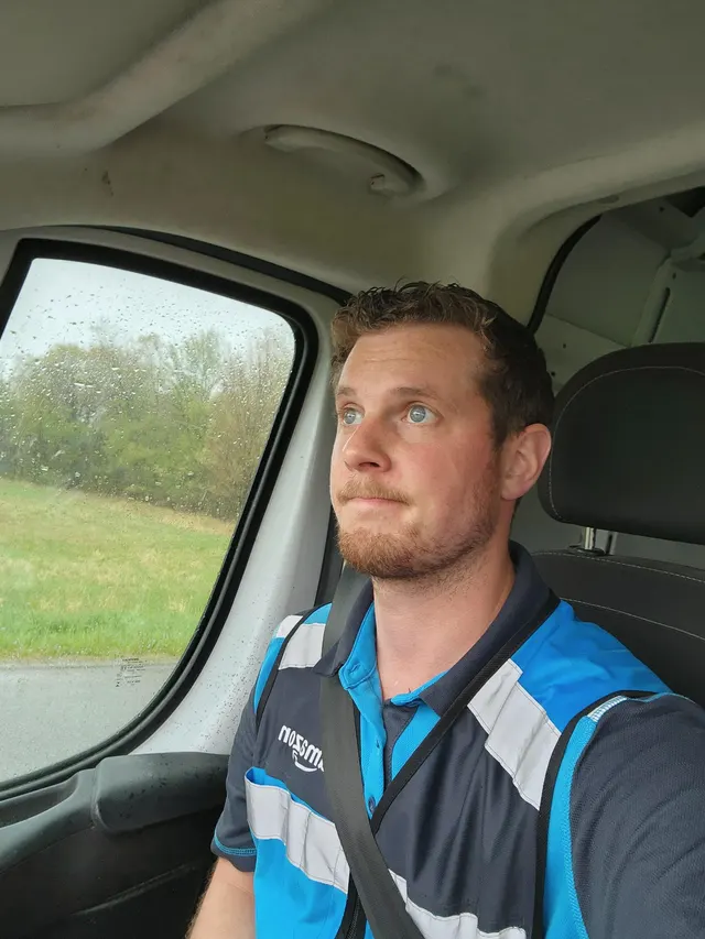 Can officially confirm, delivering in the rain sucks harder than a hoover vacuum lol. Here's to a better day for everyone ☀️✌️