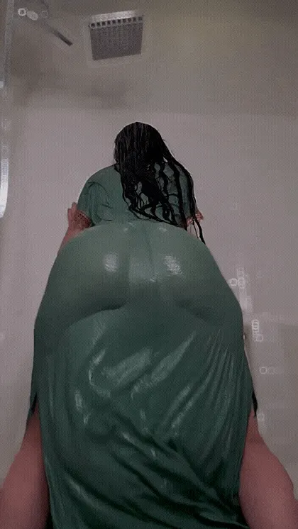 I don't got no panties on, no panties on underneath my wet dress