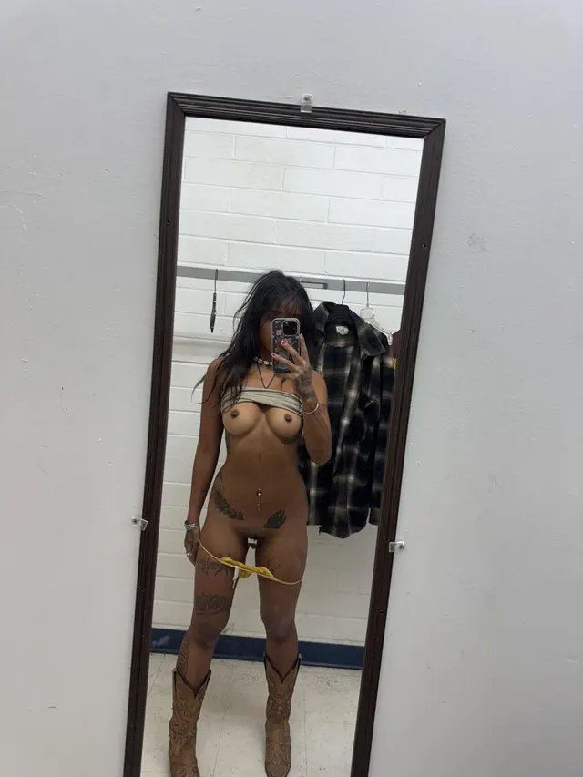 Body selfie in Goodwill changing room