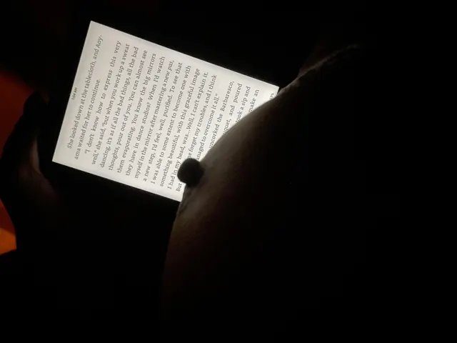 reading can be so titillating 📖