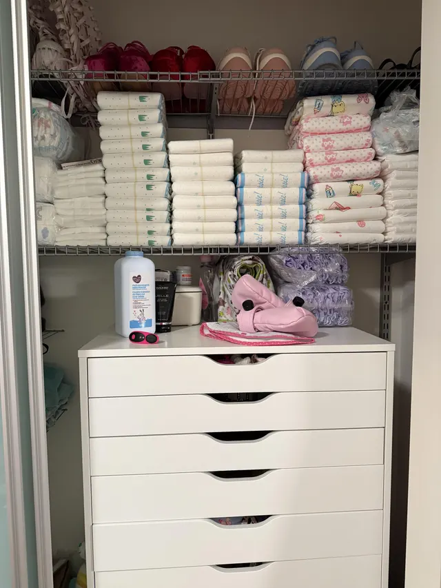 I organized my closet!! So many diapers🥰