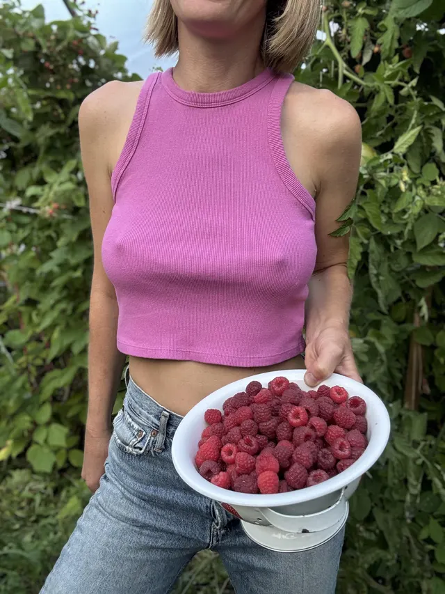 No bra in the garden